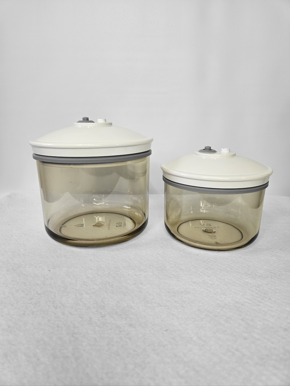 FoodSaver 2 NEW Canisters 50ox 25oz Vacuum Airtight Round Containers Nesting